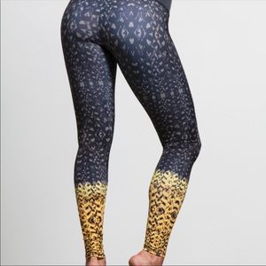 Onzie yoga leggings